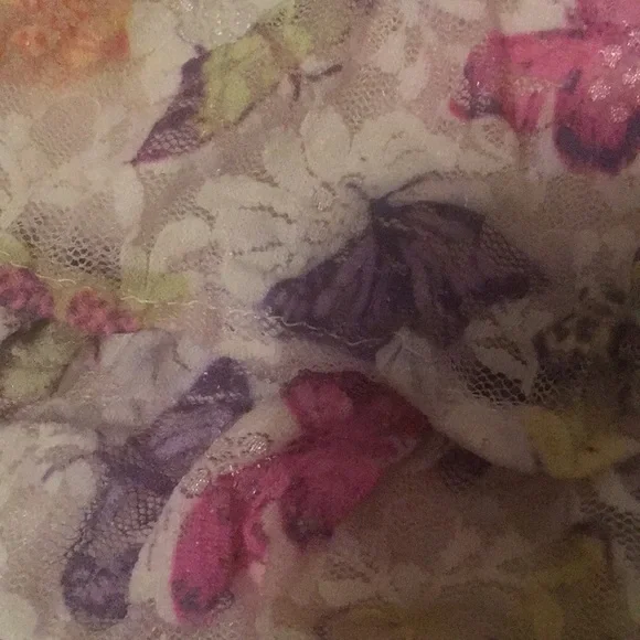 Skirt with butterfly design size medium 7/8 girls - Picture 5 of 6